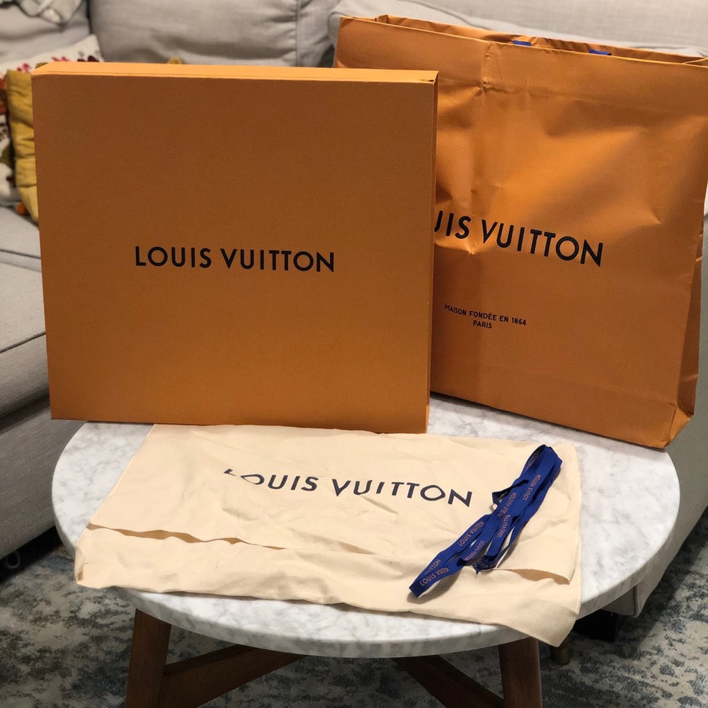 Louis Vuitton Tote Box & Dust Bag (TAKING OFFERS)